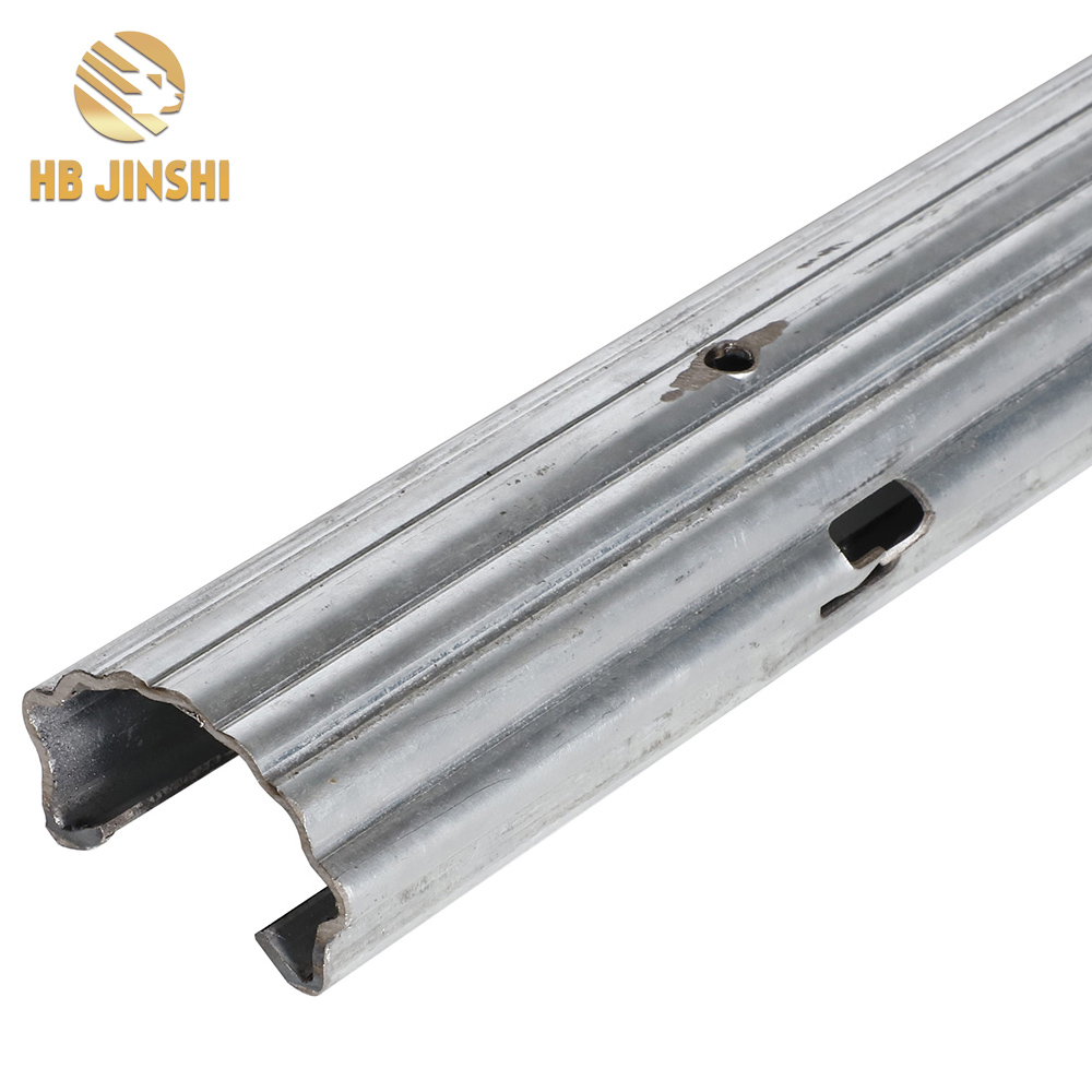 Yüksek Kalite Ucuz Fiyat 54 × 30 mm 2000 mm Uzunluk Üzüm İçin Galvanizli Metal Kazıklar