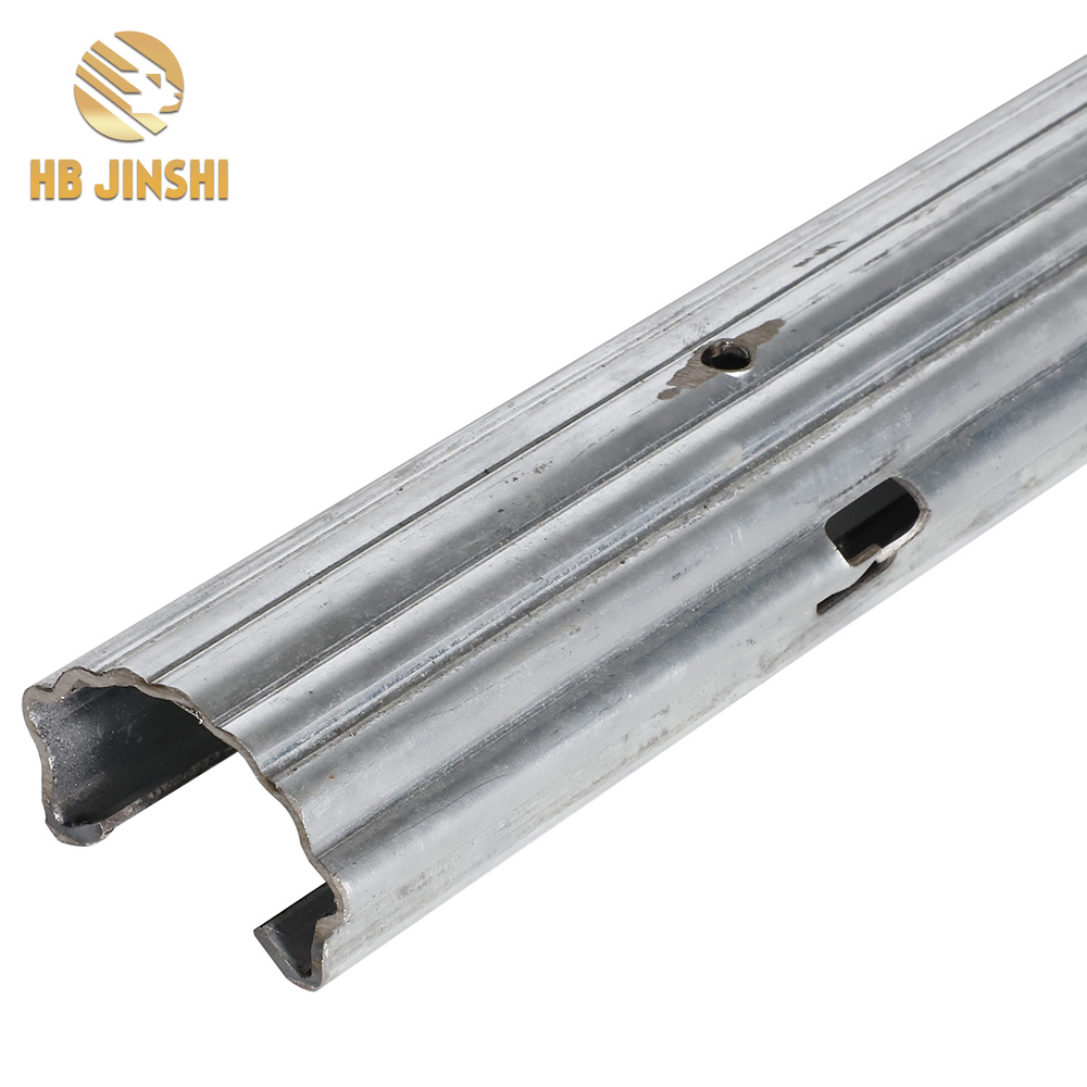 High Quality Pheej Yig Nqe 54 × 30 mm 2000 mm Ntev Galvanized Hlau Stakes Rau Grape