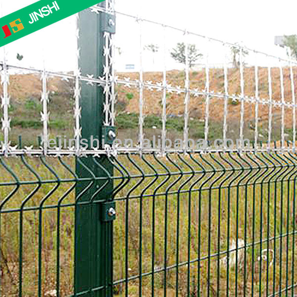 BTO-22 Galvanized Welded Square Mesh Concertina Razor Barbed Wire