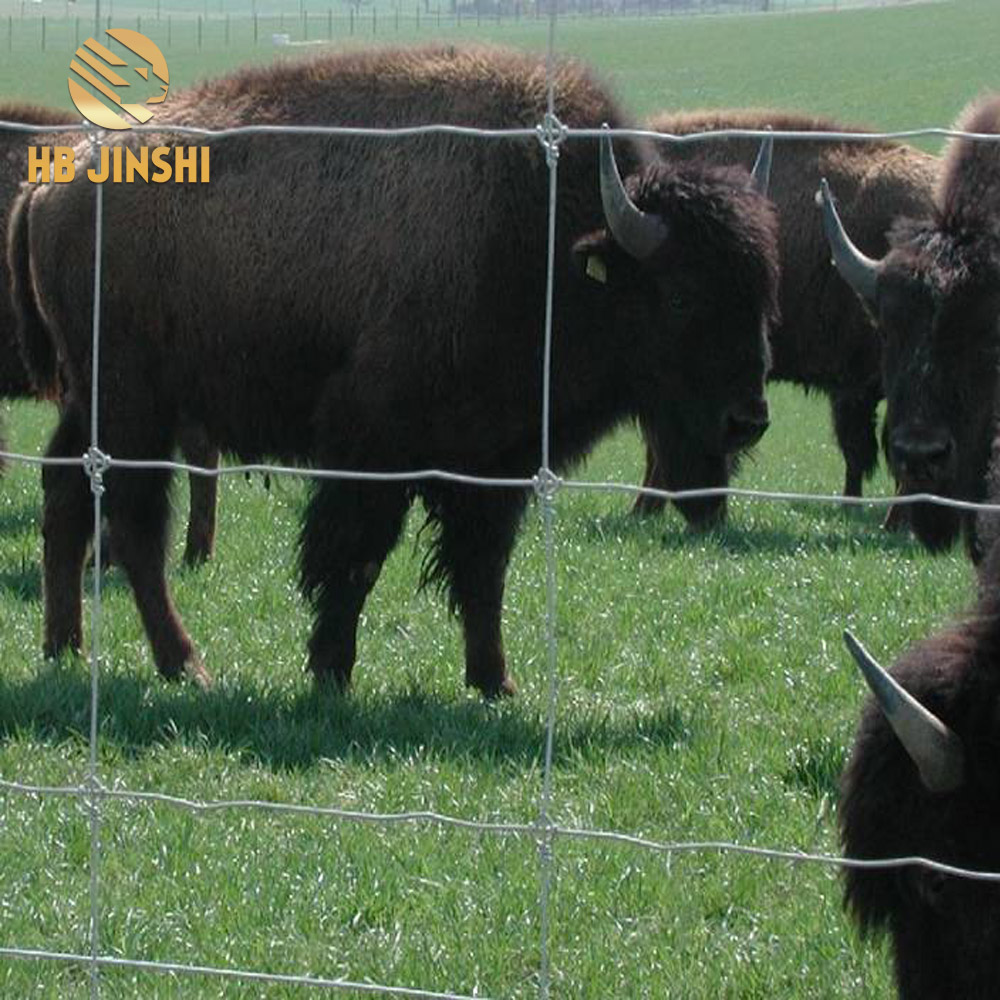 Cattle fence hinge joint field fence
