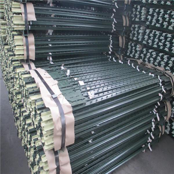 Heavy Duty Metal T Post / Green Fence Post Low Carbon Steel Material