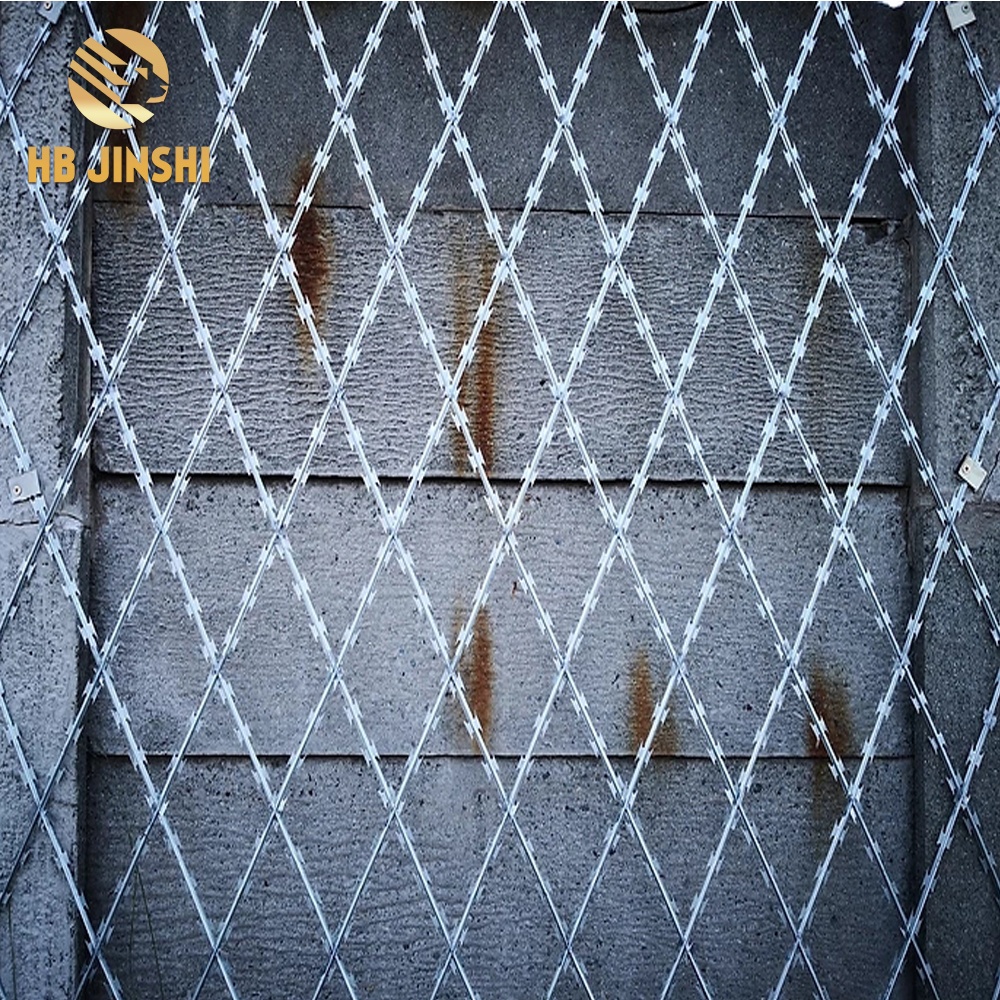 Welded razor wire net used in military bases